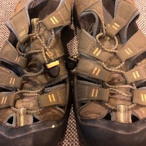 Keen men  hicking  size 11 waterproof
